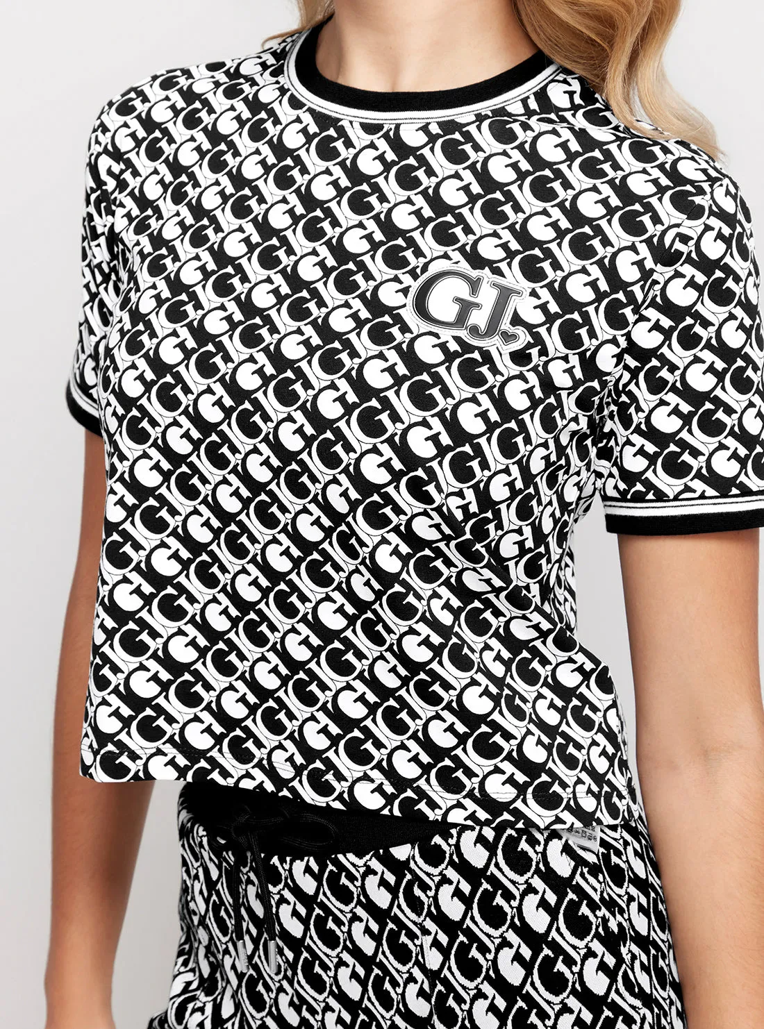 Black White Logomania Cropped T-Shirt